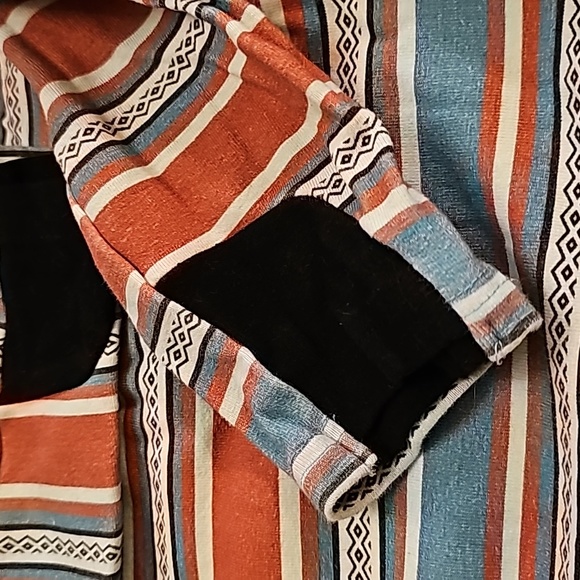 Ampersand Double Hood (M) - Picture 2 of 10